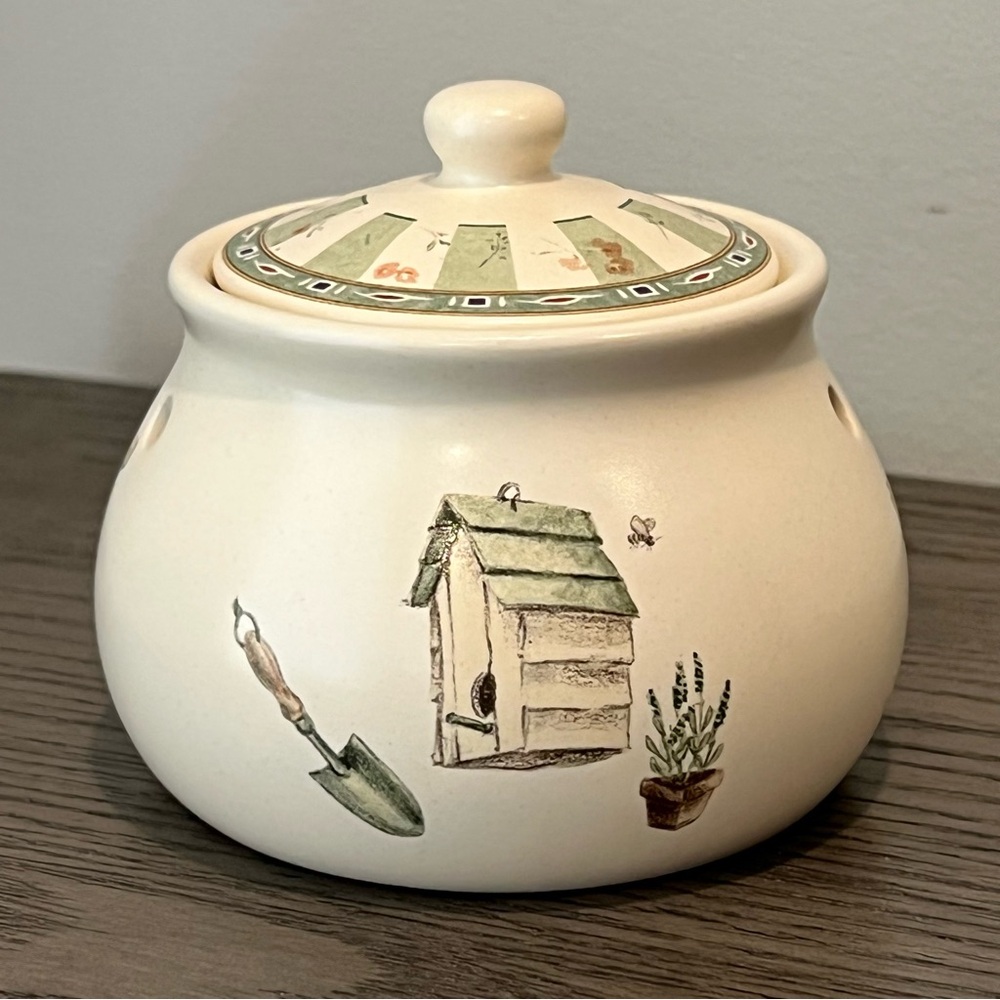 PFALTZGRAFF Naturewood Garlic Holder with lid